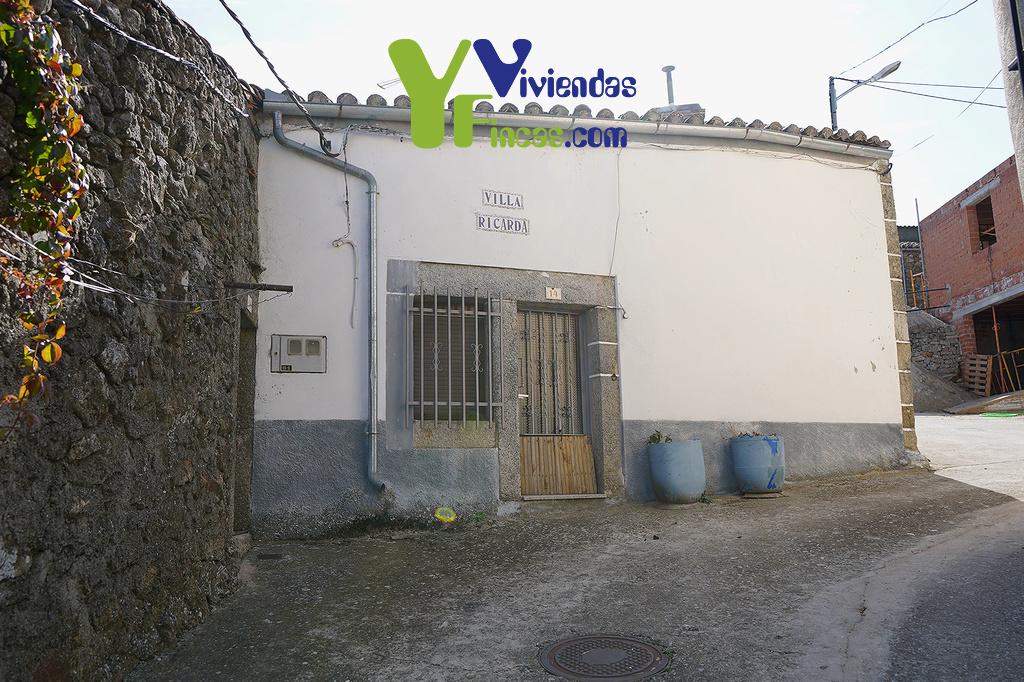 Ref.- 21029 Casa de pueblo en venta, Valdelacasa