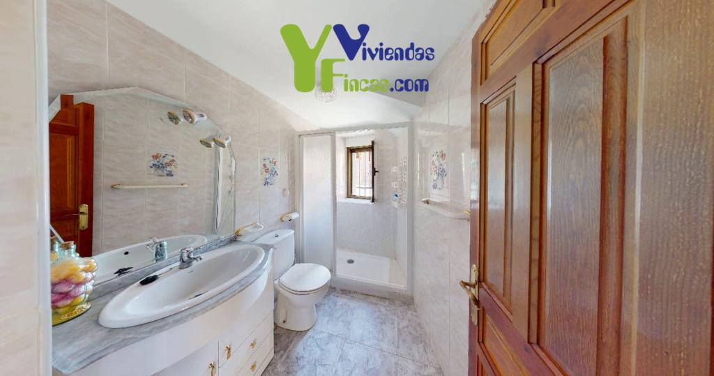 Ref.- 21029 Casa de pueblo en venta, Valdelacasa