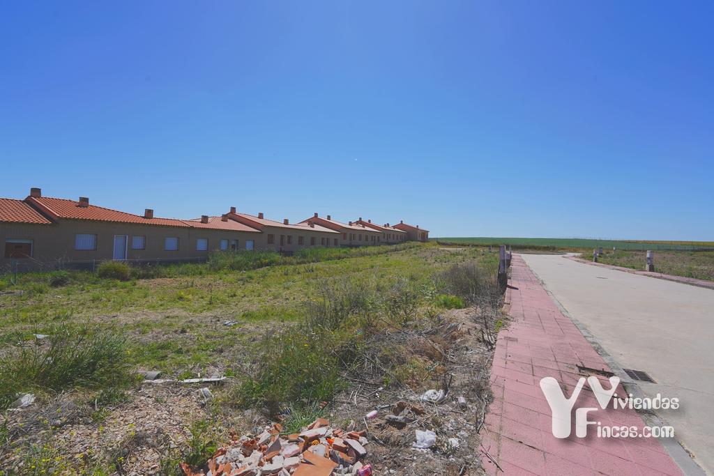 Ref.- 26011 Terreno en venta, Erustes