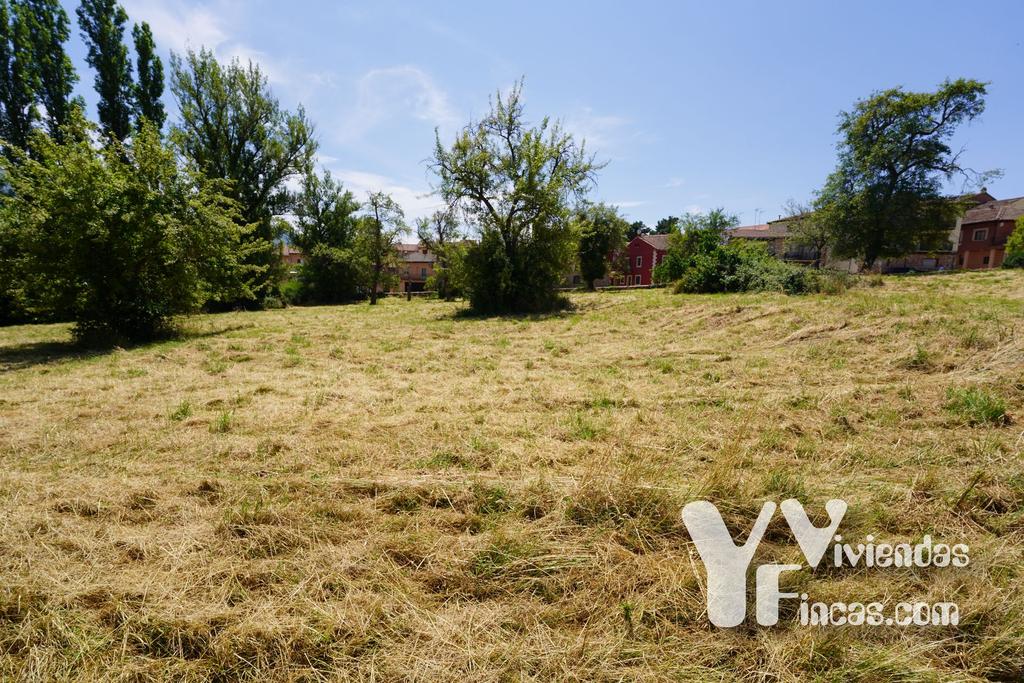 Ref.- 24004 Terreno en venta, Riaza